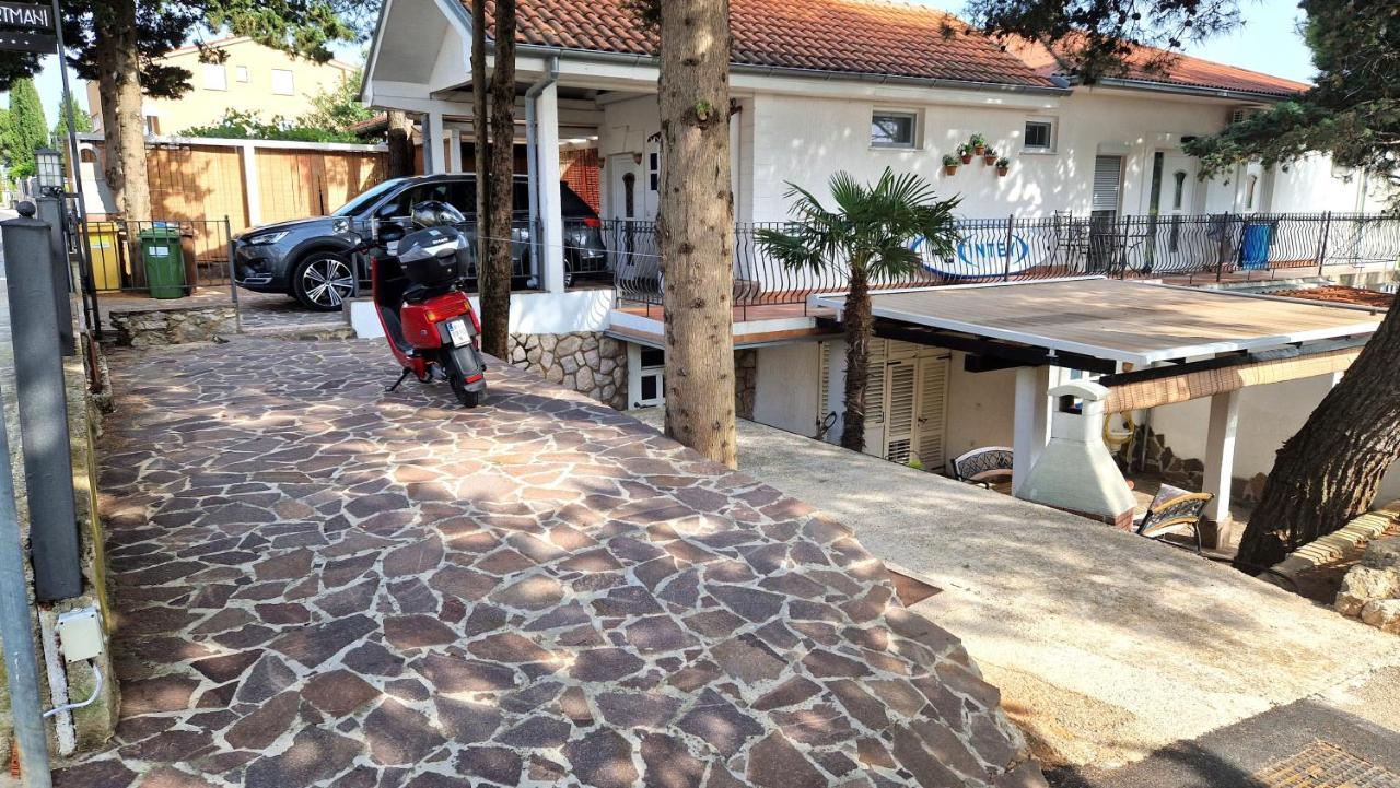 Apartment Damijan Krk Town Zewnętrze zdjęcie