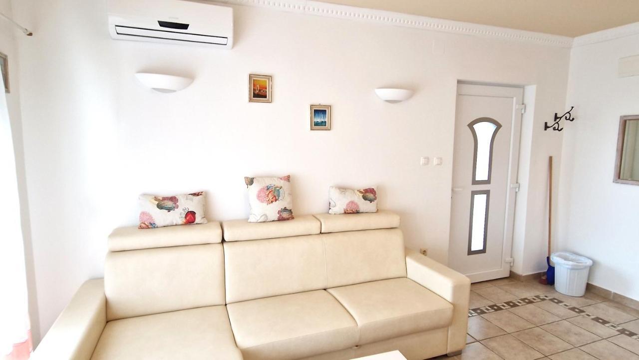 Apartment Damijan Krk Town Zewnętrze zdjęcie